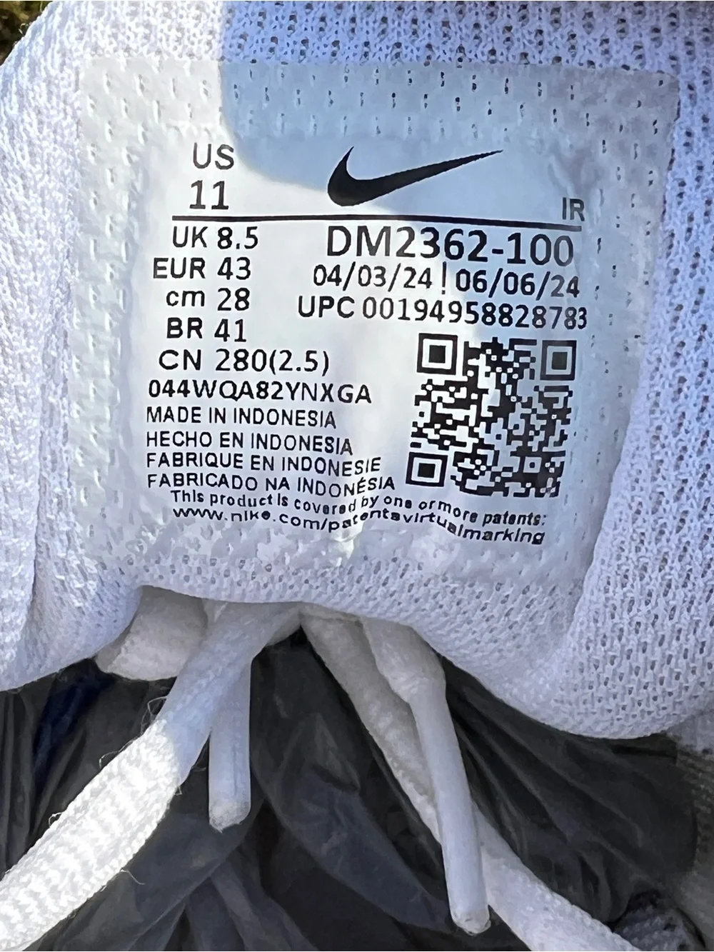 CLEAN Nike size 11 Womens Air Max Plus White Platinum shoes
